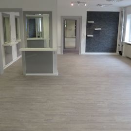 Krobitsch Wood Tischlerei - Ihr kompetenter Partner für individuelle Wünsche und Reparaturen. Holzterassen, Instandsetzung, Altbau, Neubau, Sanierung, Fassaden, Treppenbau, Parkett und vieles mehr. Wir beraten Sie gerne, sprechen Sie uns an! Tel.: +49 (0) 4632 77 08, Fax: +49 (0) 4632 8 77 90 97, Mobil: +49 (0) 170 431 79 98