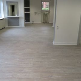 Krobitsch Wood Tischlerei - Ihr kompetenter Partner für individuelle Wünsche und Reparaturen. Holzterassen, Instandsetzung, Altbau, Neubau, Sanierung, Fassaden, Treppenbau, Parkett und vieles mehr. Wir beraten Sie gerne, sprechen Sie uns an! Tel.: +49 (0) 4632 77 08, Fax: +49 (0) 4632 8 77 90 97, Mobil: +49 (0) 170 431 79 98