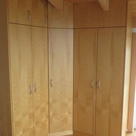 Krobitsch Wood Tischlerei - Ihr kompetenter Partner für individuelle Wünsche und Reparaturen. Holzterassen, Instandsetzung, Altbau, Neubau, Sanierung, Fassaden, Treppenbau, Parkett und vieles mehr. Wir beraten Sie gerne, sprechen Sie uns an! Tel.: +49 (0) 4632 77 08, Fax: +49 (0) 4632 8 77 90 97, Mobil: +49 (0) 170 431 79 98