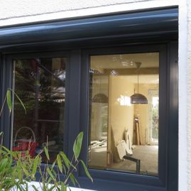 Krobitsch Wood Tischlerei - Ihr kompetenter Partner für individuelle Wünsche und Reparaturen. Holzterassen, Instandsetzung, Altbau, Neubau, Sanierung, Fassaden, Treppenbau, Parkett und vieles mehr. Wir beraten Sie gerne, sprechen Sie uns an! Tel.: +49 (0) 4632 77 08, Fax: +49 (0) 4632 8 77 90 97, Mobil: +49 (0) 170 431 79 98