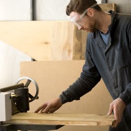 Krobitsch Wood Tischlerei - Ihr kompetenter Partner für individuelle Wünsche und Reparaturen. Holzterassen, Instandsetzung, Altbau, Neubau, Sanierung, Fassaden, Treppenbau, Parkett und vieles mehr. Wir beraten Sie gerne, sprechen Sie uns an! Tel.: +49 (0) 4632 77 08, Fax: +49 (0) 4632 8 77 90 97, Mobil: +49 (0) 170 431 79 98