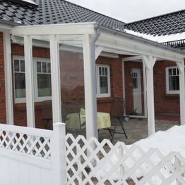 Krobitsch Wood Tischlerei - Ihr kompetenter Partner für individuelle Wünsche und Reparaturen. Holzterassen, Instandsetzung, Altbau, Neubau, Sanierung, Fassaden, Treppenbau, Parkett und vieles mehr. Wir beraten Sie gerne, sprechen Sie uns an! Tel.: +49 (0) 4632 77 08, Fax: +49 (0) 4632 8 77 90 97, Mobil: +49 (0) 170 431 79 98