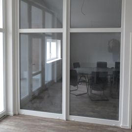 Krobitsch Wood Tischlerei - Ihr kompetenter Partner für individuelle Wünsche und Reparaturen. Holzterassen, Instandsetzung, Altbau, Neubau, Sanierung, Fassaden, Treppenbau, Parkett und vieles mehr. Wir beraten Sie gerne, sprechen Sie uns an! Tel.: +49 (0) 4632 77 08, Fax: +49 (0) 4632 8 77 90 97, Mobil: +49 (0) 170 431 79 98